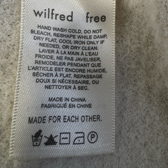 Aritzia Wilfred Free Hush Knit V-Neck Sweater Ivory Cream Soft Nylon Sz 2XS - Picture 12 of 12